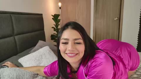    700  1300 -5 online show from October 11, 2025, 12:58 pm