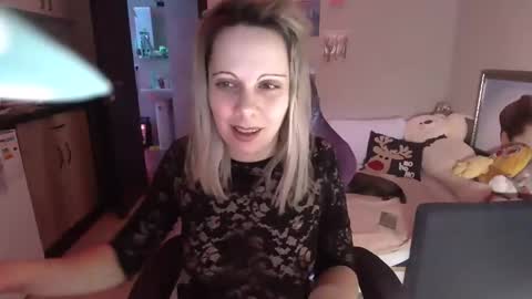 lady_smile69 online show from February 16, 2025, 5:04 am
