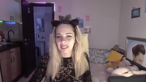 lady_smile69 online show from October 29, 2025, 4:09 pm