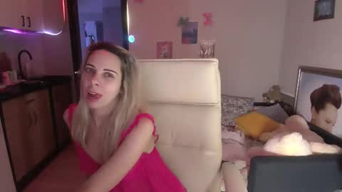 lady_smile69 online show from October 31, 2025, 10:00 pm