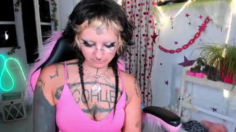 Mia online show from May 31, 2026, 8:32 pm