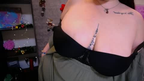 Hello  Im Tiana - topless model. online show from December 18, 2024, 5:31 pm