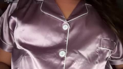 Snapshot of ladybird21 chatting on December 18, 2025, 9:26 am Aria online show from December 18, 2025, 9:26 am