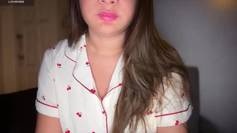 Snapshot of ladybird21 chatting on December 21, 2025, 12:29 am Aria online show from December 21, 2025, 12:29 am