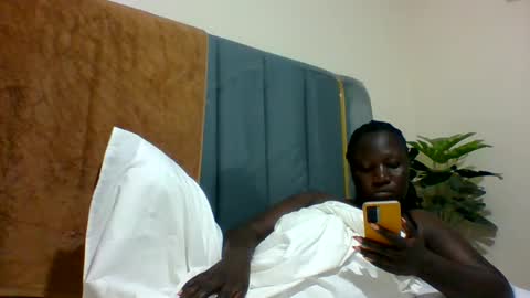 lindah32 online show from December 30, 2024, 11:28 pm