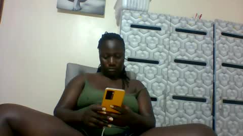 lindah32 online show from January 7, 2025, 5:20 pm