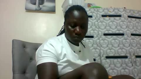 lindah32 online show from January 11, 2025, 6:12 pm