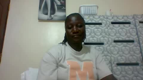 lindah32 online show from January 22, 2025, 6:41 pm
