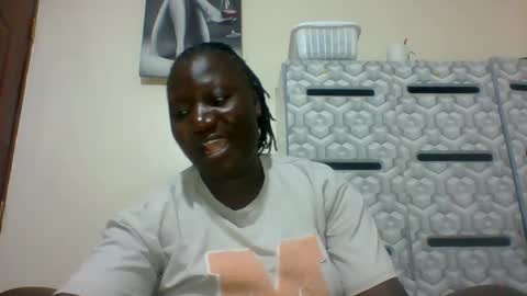 lindah32 online show from January 22, 2025, 9:43 pm