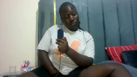 lindah32 online show from February 17, 2025, 6:04 pm