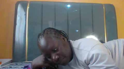 lindah32 online show from October 1, 2025, 8:20 am