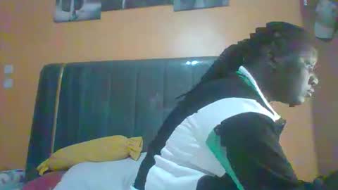lindah32 online show from May 24, 2026, 8:25 pm