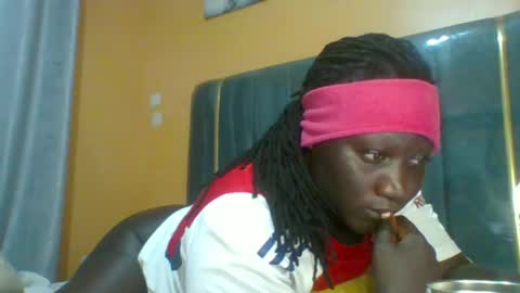 Snapshot of ladyblossoms19 chatting on June 20, 2026, 11:40 pm lindah32 online show from June 20, 2026, 11:40 pm