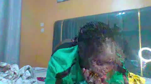 Snapshot of ladyblossoms19 chatting on June 27, 2026, 9:42 pm lindah32 online show from June 27, 2026, 9:42 pm