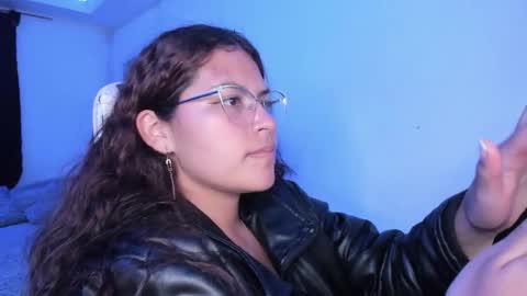  Lady  online show from November 17, 2025, 2:17 am