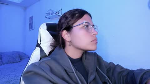  Lady  online show from November 26, 2025, 2:45 am