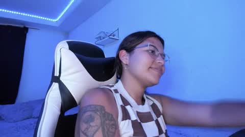 Snapshot of ladybrown_16 chatting on March 5, 2026, 1:56 am Lady online show from March 5, 2026, 1:56 am