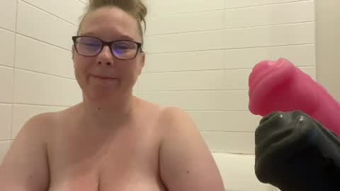 Snapshot of ladycherielynn chatting on July 1, 2026, 2:07 pm LadyCherieLynn online show from July 1, 2026, 2:07 pm