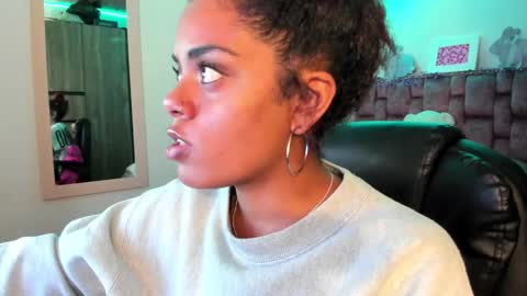 leidy daniela online show from December 19, 2024, 3:18 am