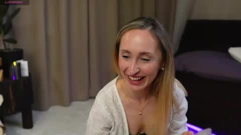 LadyEmelymoon online show from May 29, 2026, 7:34 pm