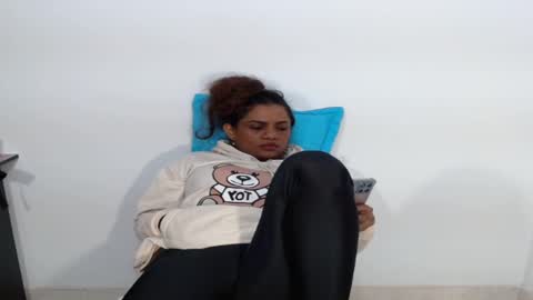 lady online show from February 17, 2026, 12:51 am