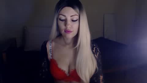 Snapshot of ladymoonlight8 chatting on January 18, 2025, 2:12 pm Monika online show from January 18, 2025, 2:12 pm