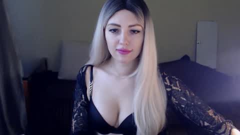 Snapshot of ladymoonlight8 chatting on February 6, 2025, 10:04 am Monika online show from February 6, 2025, 10:04 am