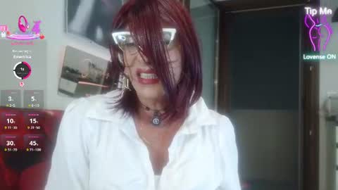 Snapshot of ladyoxana chatting on June 20, 2026, 11:29 pm Oxana online show from June 20, 2026, 11:29 pm