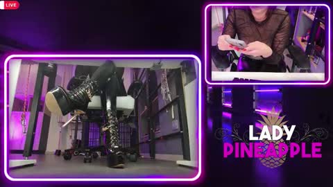 Snapshot of ladypineapple01 chatting on November 17, 2025, 8:14 pm ladypineapple01 online show from November 17, 2025, 8:14 pm