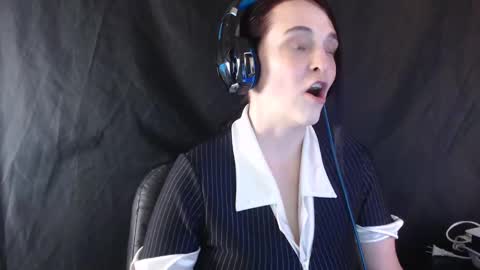 LadySlate online show from February 3, 2025, 2:03 am