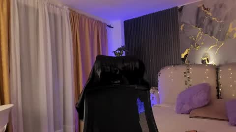 Lady  online show from May 27, 2026, 4:42 am