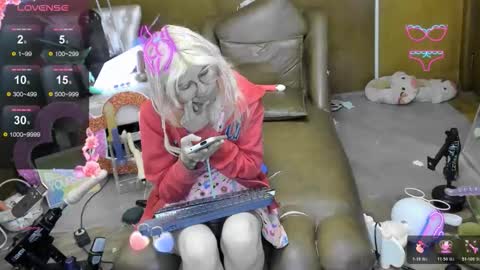 Skinnygirl online show from November 14, 2025, 11:35 pm