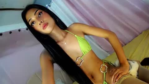 Snapshot of lahermosa_manika69 chatting on October 11, 2025, 8:24 am MANIKA online show from October 11, 2025, 8:24 am