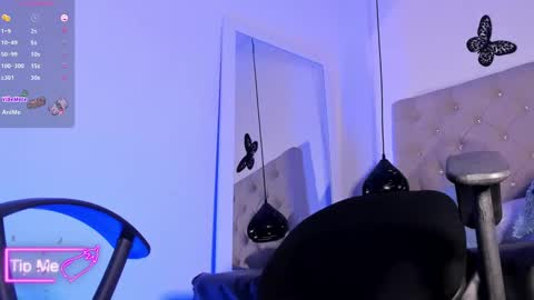 lahiam_smiiith online show from February 15, 2025, 4:34 pm