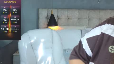    online show from November 14, 2025, 10:18 pm