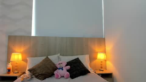 Snapshot of laia_cruz chatting on October 31, 2025, 7:37 pm Laia Cruz online show from October 31, 2025, 7:37 pm