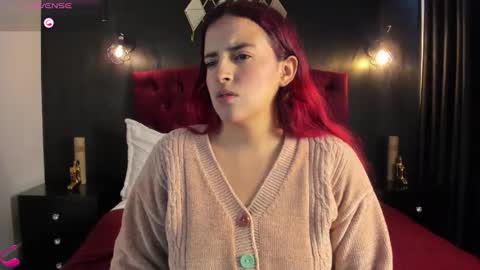 Laia  online show from November 15, 2025, 1:18 pm