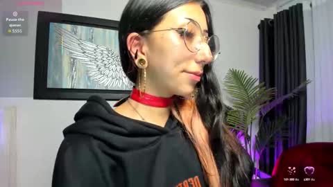 laila_angel online show from October 15, 2025, 2:39 pm