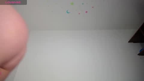 Snapshot of laila_laly chatting on December 6, 2024, 4:03 am Leila Laly online show from December 6, 2024, 4:03 am