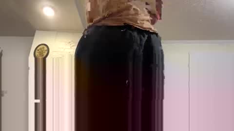 lailajeand online show from April 4, 2026, 5:49 am