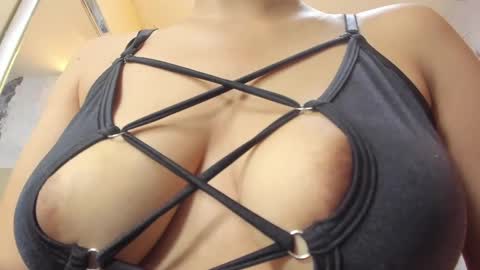   online show from November 5, 2025, 12:27 pm