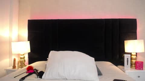 Laila Stilwills online show from April 7, 2026, 4:46 am