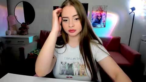 Kira online show from October 3, 2025, 10:40 pm