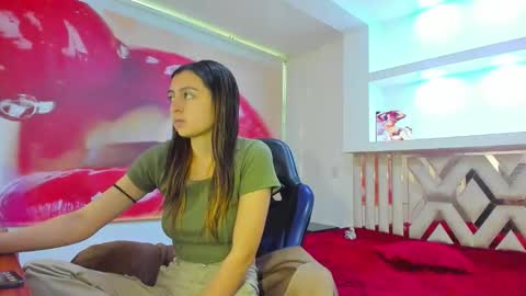 Lala clark online show from October 1, 2025, 12:00 pm