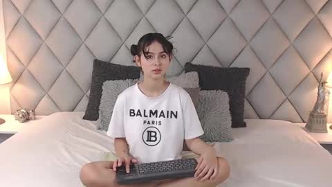 Laly Castro online show from February 8, 2025, 7:05 pm