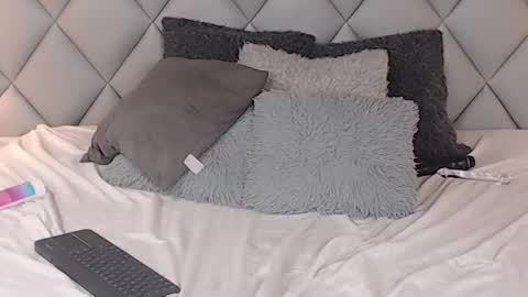 Laly Castro online show from February 17, 2025, 1:25 am