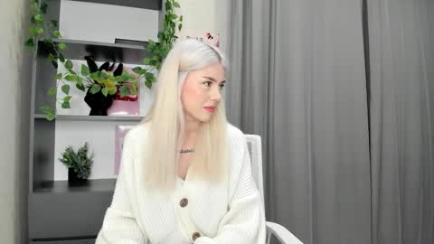 Erika online show from September 22, 2025, 9:44 am