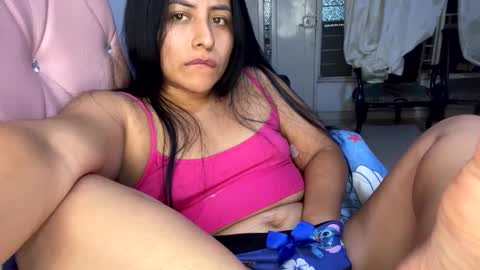 Snapshot of lamaravilla08 chatting on February 8, 2025, 6:33 am Mara online show from February 8, 2025, 6:33 am