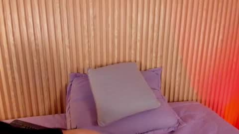 ... .          . ... online show from January 14, 2026, 1:28 pm