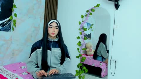 Lana online show from April 3, 2026, 1:09 pm